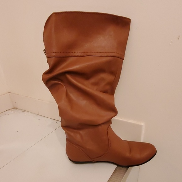 Boots - Picture 2 of 2
